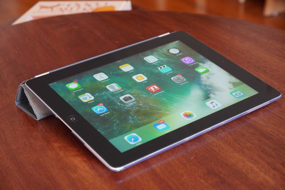 [COMO NOVO] iPad 4a Geração 32GB Wi-fi + Smart Cover + acessórios