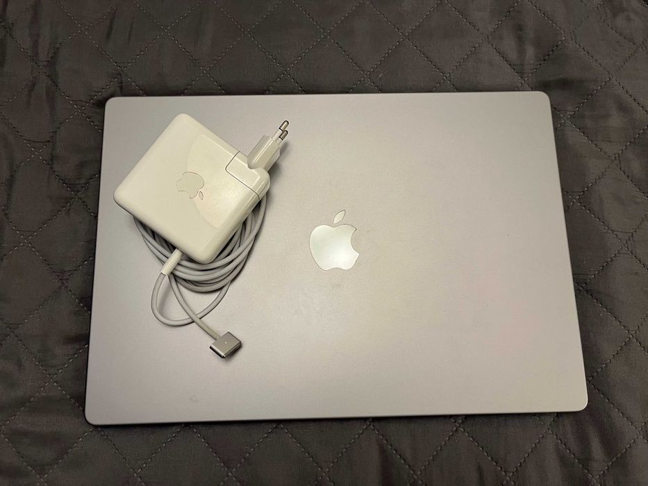 MacBook Pro 16" 2021 M1 Pro / 32 GB RAM + oryginalny zasilacz