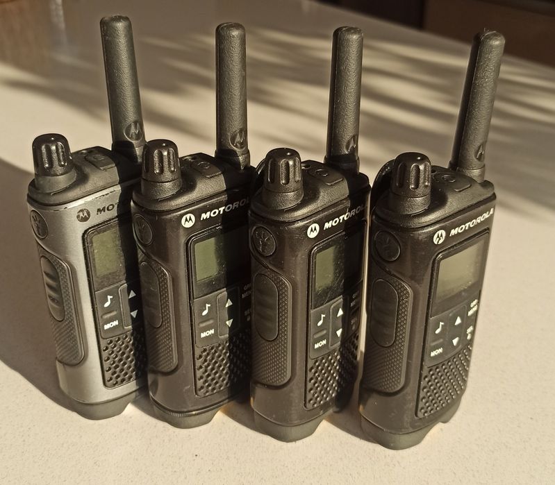 Rádios UHF Baofeng e Motorola