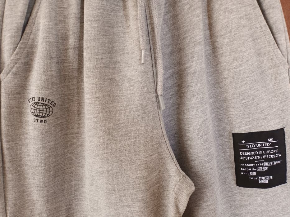 Calças jogger cinza claro