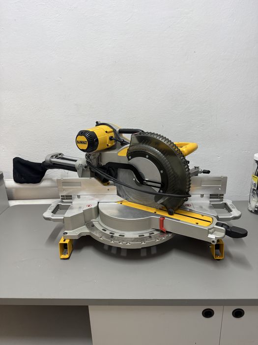 DeWalt DWS780 + DE7033XJ