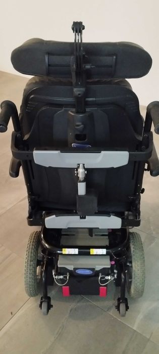 Cadeira de Rodas Elétrica Invacare Bora