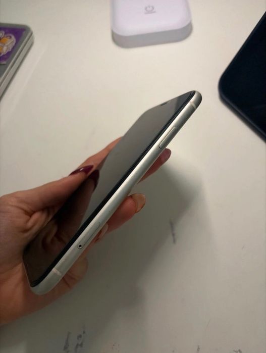iPhone 11 branco 128GB