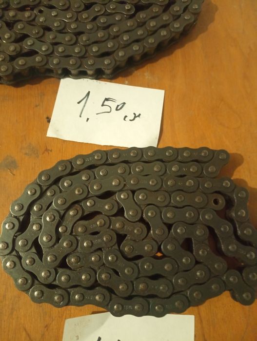 Вело багажник на  28 колесо,седло.та  інші вело запчастини.