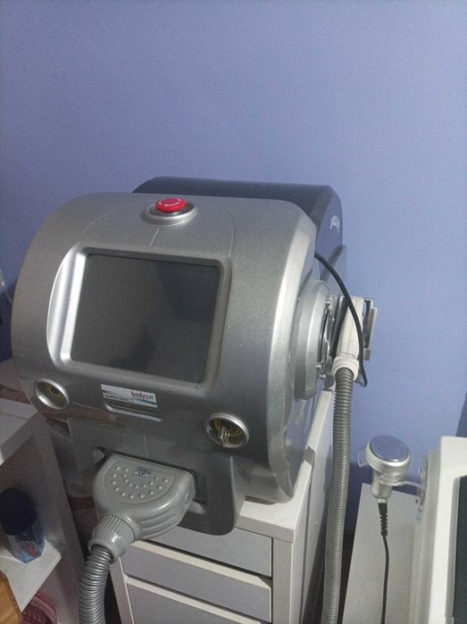 Máquina de depilação IPL + Máquina de Cavitação e Radiofrequência