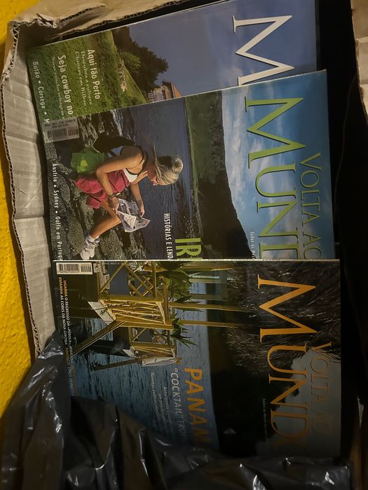 Coleção de revistas volta ao mundo