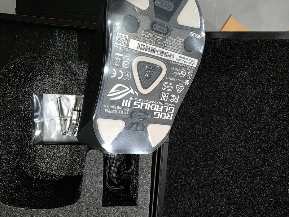 Rato Gaming ASUS ROG Gladius III Wireless (Como Novo - Usado 1 vez)