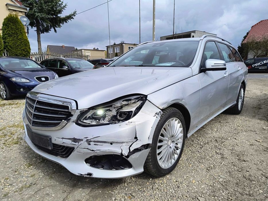 mercedes E-KLASA 2013r LIFT 2.2CDI 136KM NAVI uszkodzony