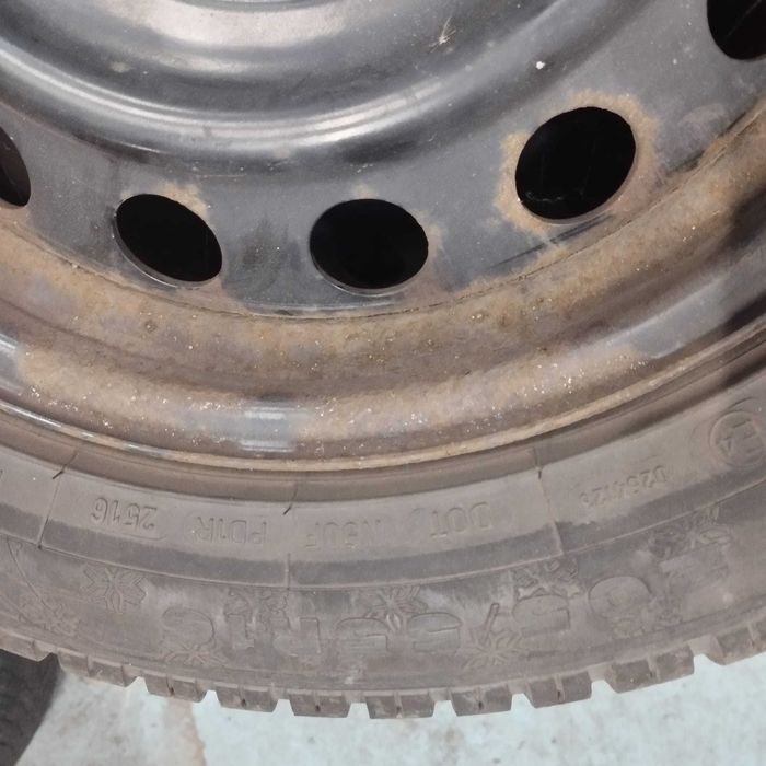 Felgi stal kpl oryginalne do Toyota Auris z czujnikami, opony gratis