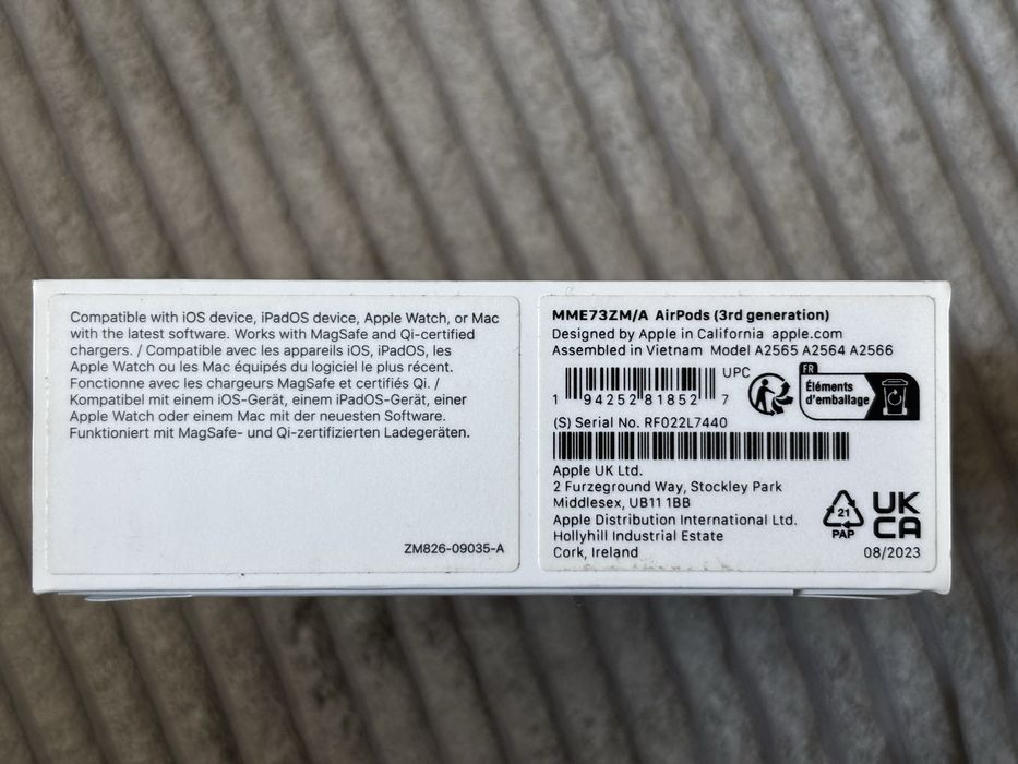 Nowe, zaplombowane słuchawki AirPods 3. Generacji