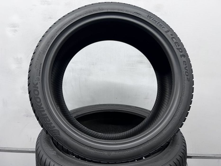 2шт зима 225/40/R18 2024р Hankook Winter I Cept Evo 2