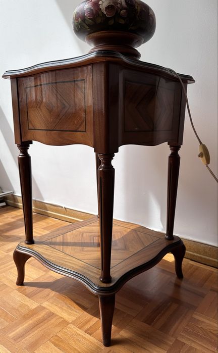 Mesa de apoio em madeira