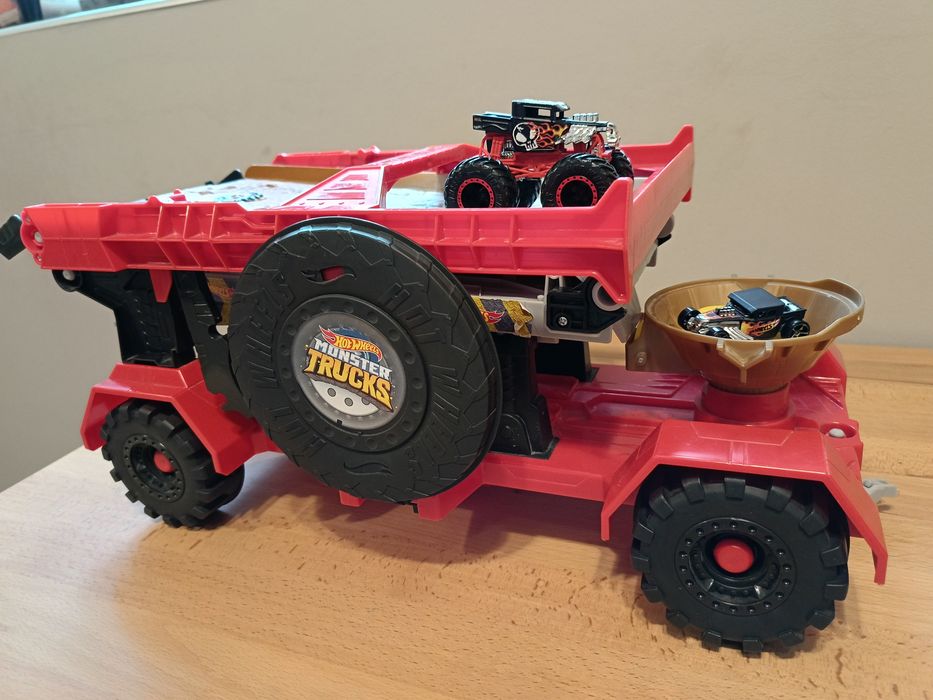 Трек Hot wheels Monster truck
