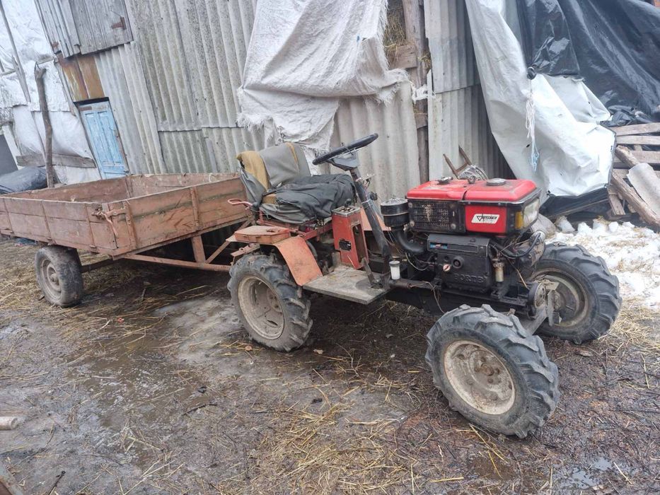 Мототрактр робочий 12 к.с.стартер гідравліка прицеп