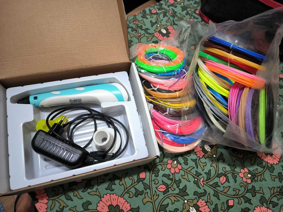 Caneta 3D praticamente sem uso.