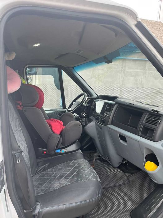 Форд Транзіт 2010 року