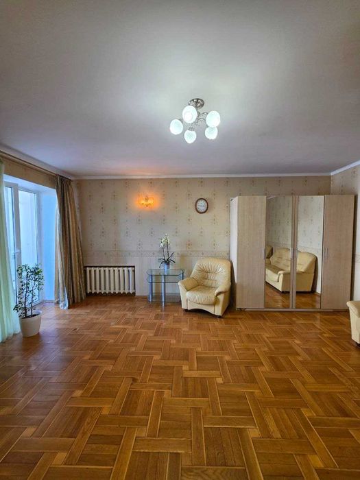 3-х комнатная квартира на Казакова (проспект Гагарина)