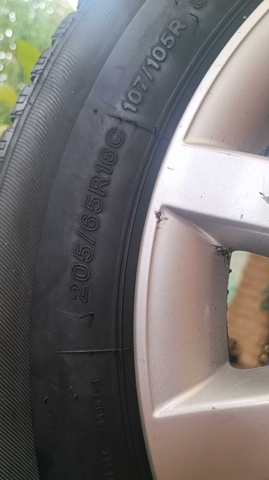 Продам комплект 4 колеса М + S з дисками