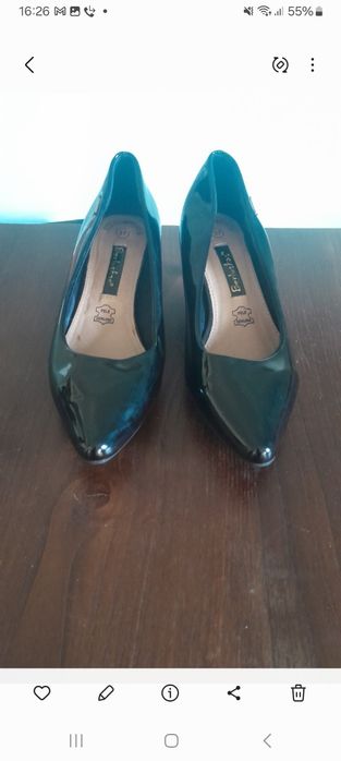 Sapatos stiletes pretos verniz Berluskas