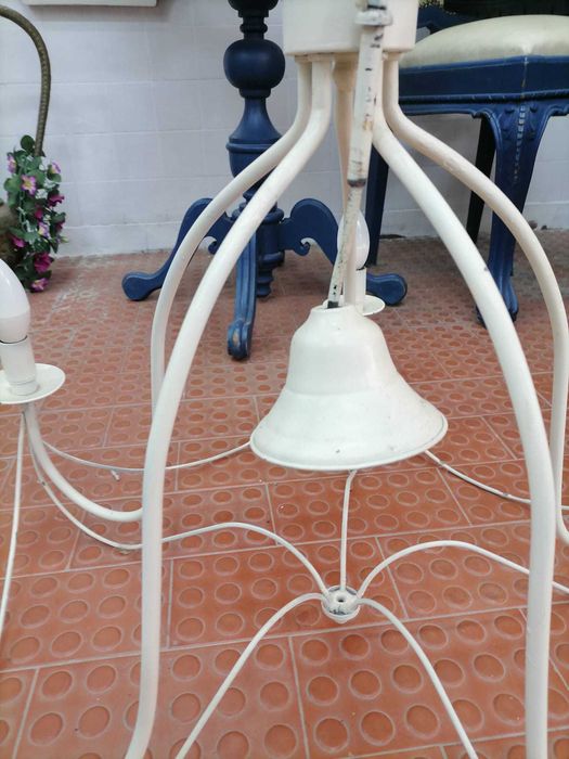 Candeeiro rústico pintado de branco