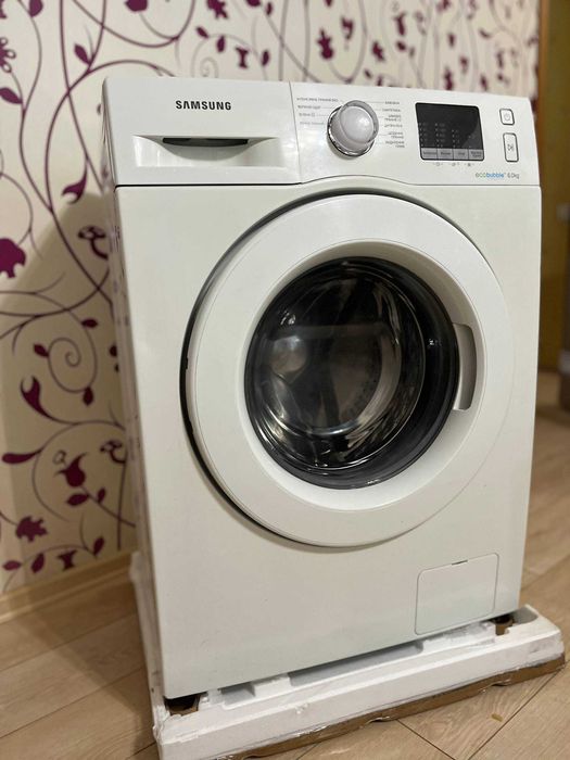 Пральна машинка Samsung eco bubble 6 kg wf60f4e0w2w/ua БУ
