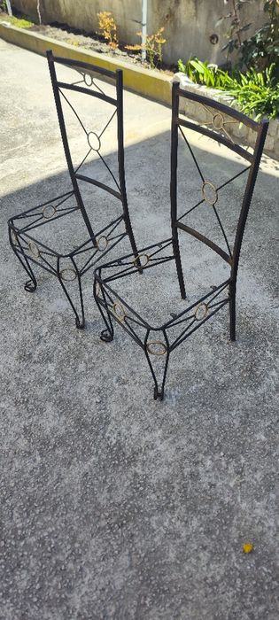 Cadeiras decorativas em ferro
