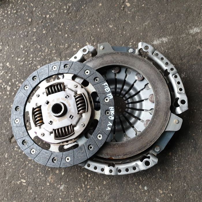 FORD FIESTA MK8 1.1 SPRZEGLO DOCISK H1BG-7563-AA   H1BG-7550-AA   18R