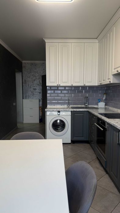 2-кімнатна 65 м² з євроремонтом | Заїжджай та живи | Терміново