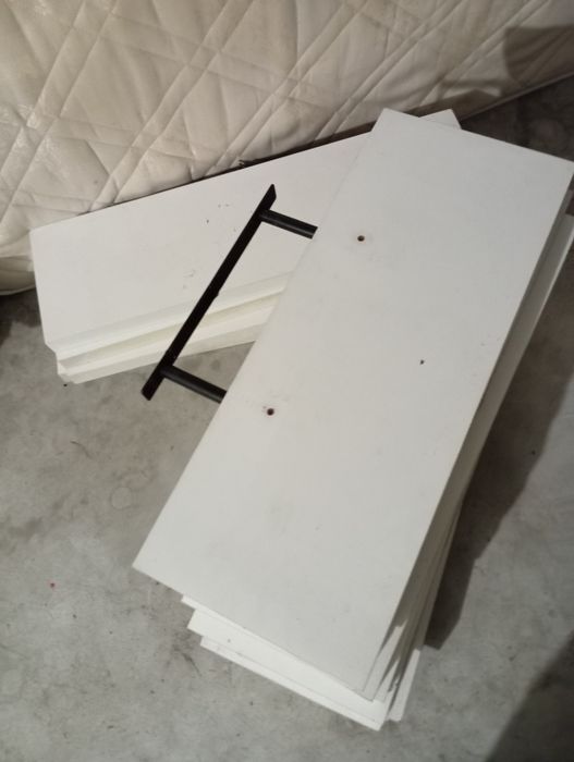 Prateleiras brancas 60cm x25cm