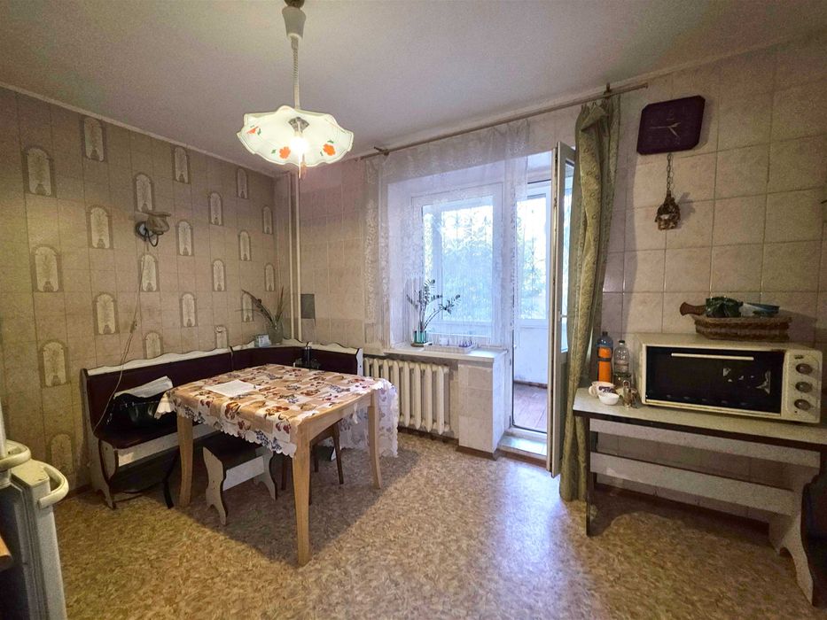 Велика 2к квартира у центрі міста. ДержПрограми.