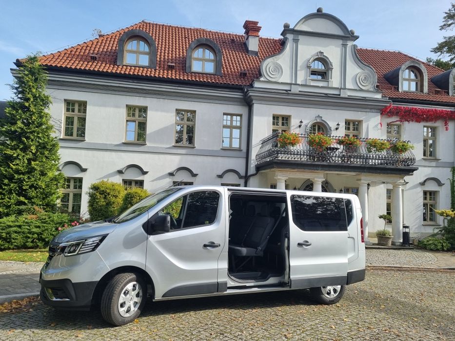 Wynajem busów 9 osobowych