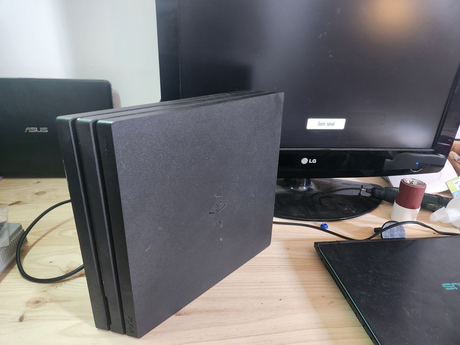 PlayStation 4 pro 1TB