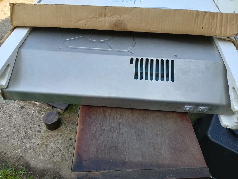 Okap kuchenny powystawowy więc jak nowy