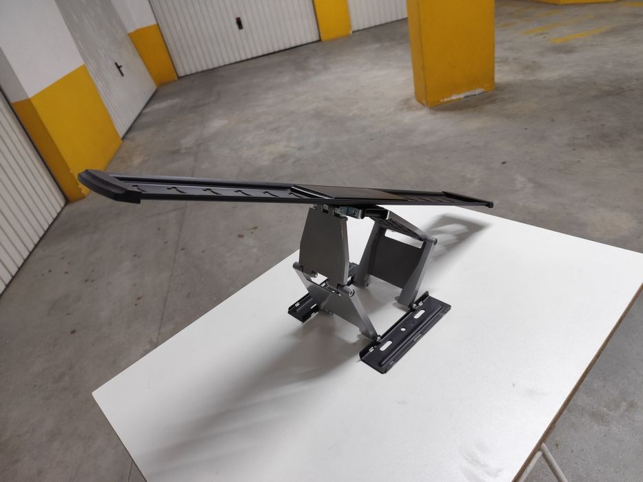 Suporte de televisão articulado