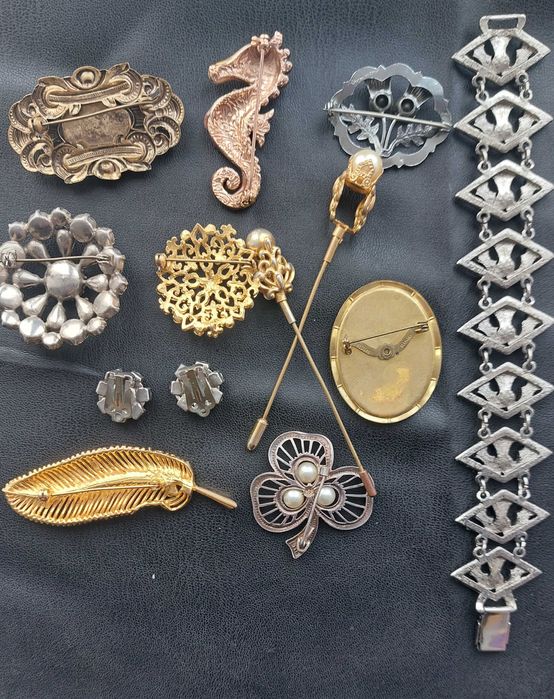 Брошки, серьги, кулоны