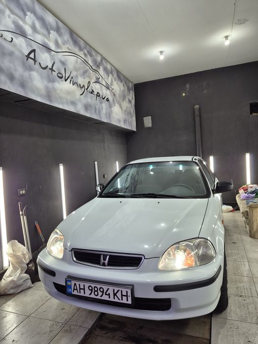 Продам сивик 98г . В отличном состоянии как внешне так и технически.Гнили рижеков нету . Днище целое не гнилое обработано .Заменено масло.Антифрис .Мотор работает ровно не димит не коптит.Гидроусилитель.Електро стеклополемники.ел.зеркала.Кондицеонер холодит.Печка греет.Резина 2 комплекта лето .зима.Музыка усилитель.Сигнализацыя.Ксенон .Всё работает.Цена3199& Реальному покупателю хорошый торг .