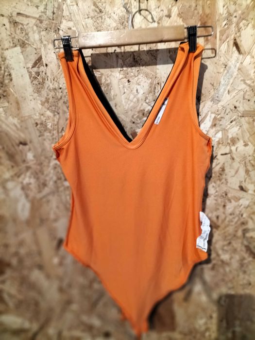 Body laranja Lefties