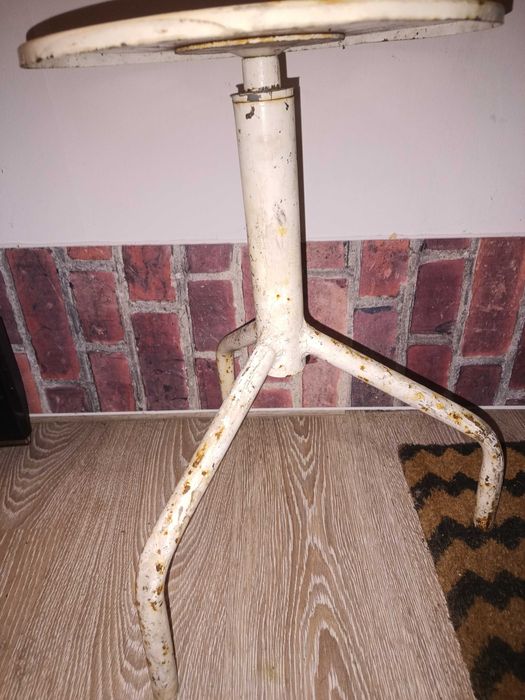 Taboret lekarski prl Częstochowa Dźbów • OLX.pl