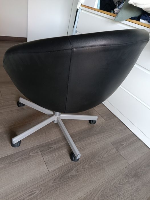 Cadeirão IKEA usado, preto