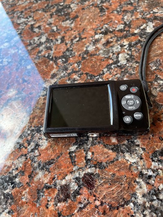 Цифровий фотоапарат Canon IXUS 185