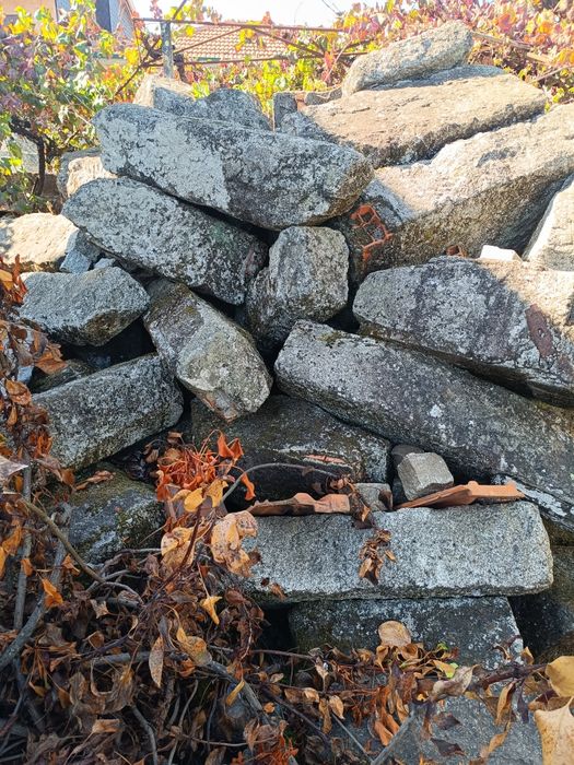 Pedra azul para construir casa ou muros