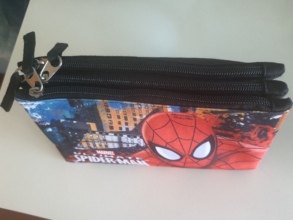 Estojo Spiderman. Marvel. 3 compartimentos