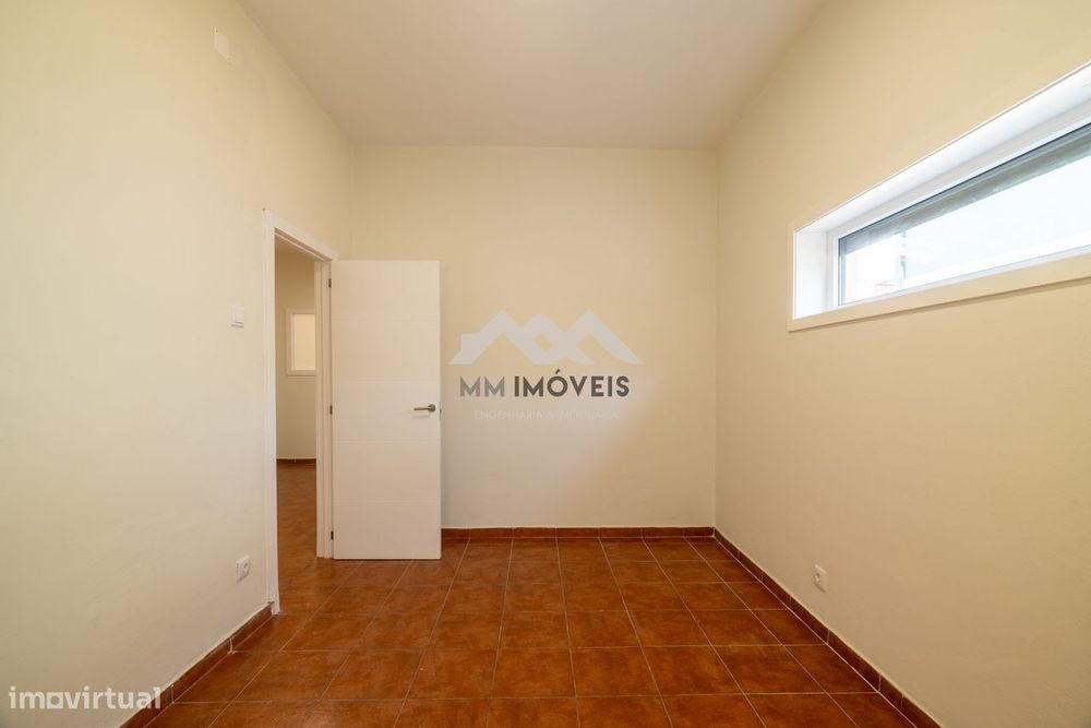 Andar de Moradia |  Rio Tinto | Garagem | Logradouro