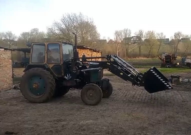 Швидкозʼємний Погрузчик КУН-4000 для трактора МТЗ ЮМЗ Т-40 Виробник