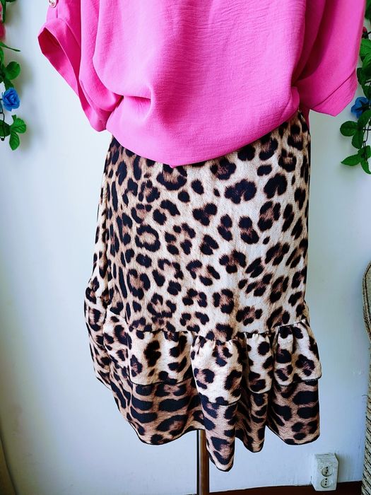 Spódniczka w panterkę z falbaną stylowa i kobieca Italy S
