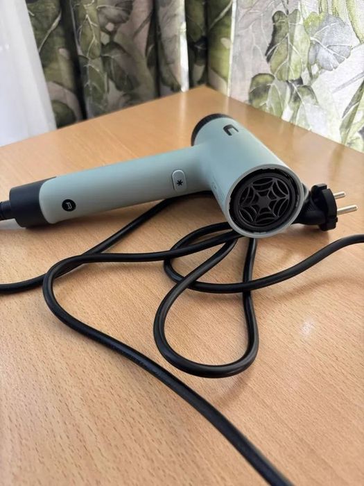 Фен Rowenta NANO Tiny HY7120E0