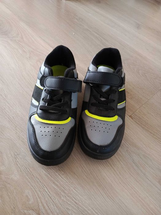 Sprzedam buty chłopięce