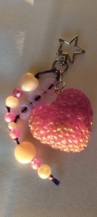 Bag charm, coração 
Preço 6,5€