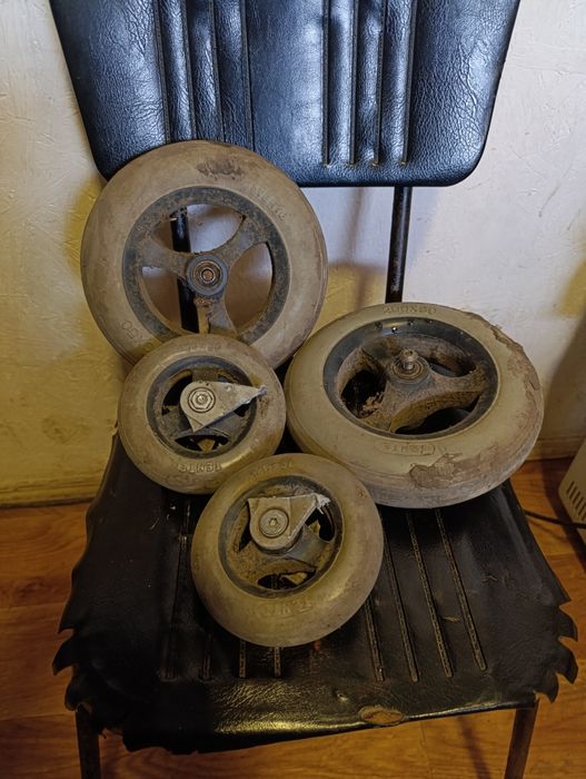 Колеса от инвалидной коляски