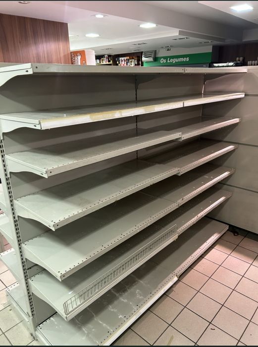 Prateleiras de Supermercado